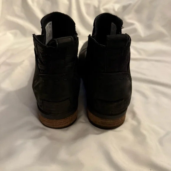 Like New Sorel Emelie I Waterproof Leather Chelsea Boot - Picture 8 of 8